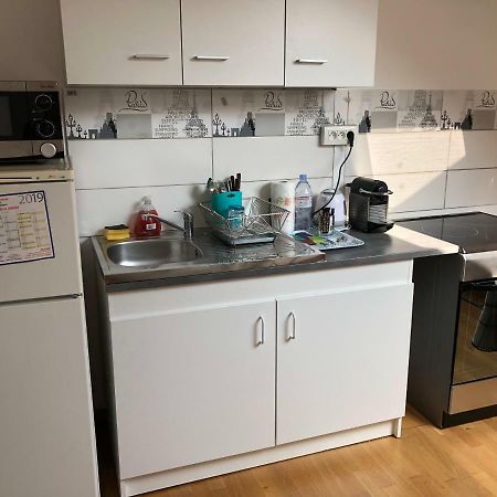 Appartement Independant Chez L'Habitant เบอซองส์ ภายนอก รูปภาพ