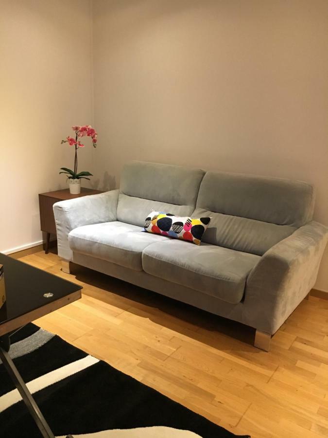 Appartement Independant Chez L'Habitant เบอซองส์ ภายนอก รูปภาพ